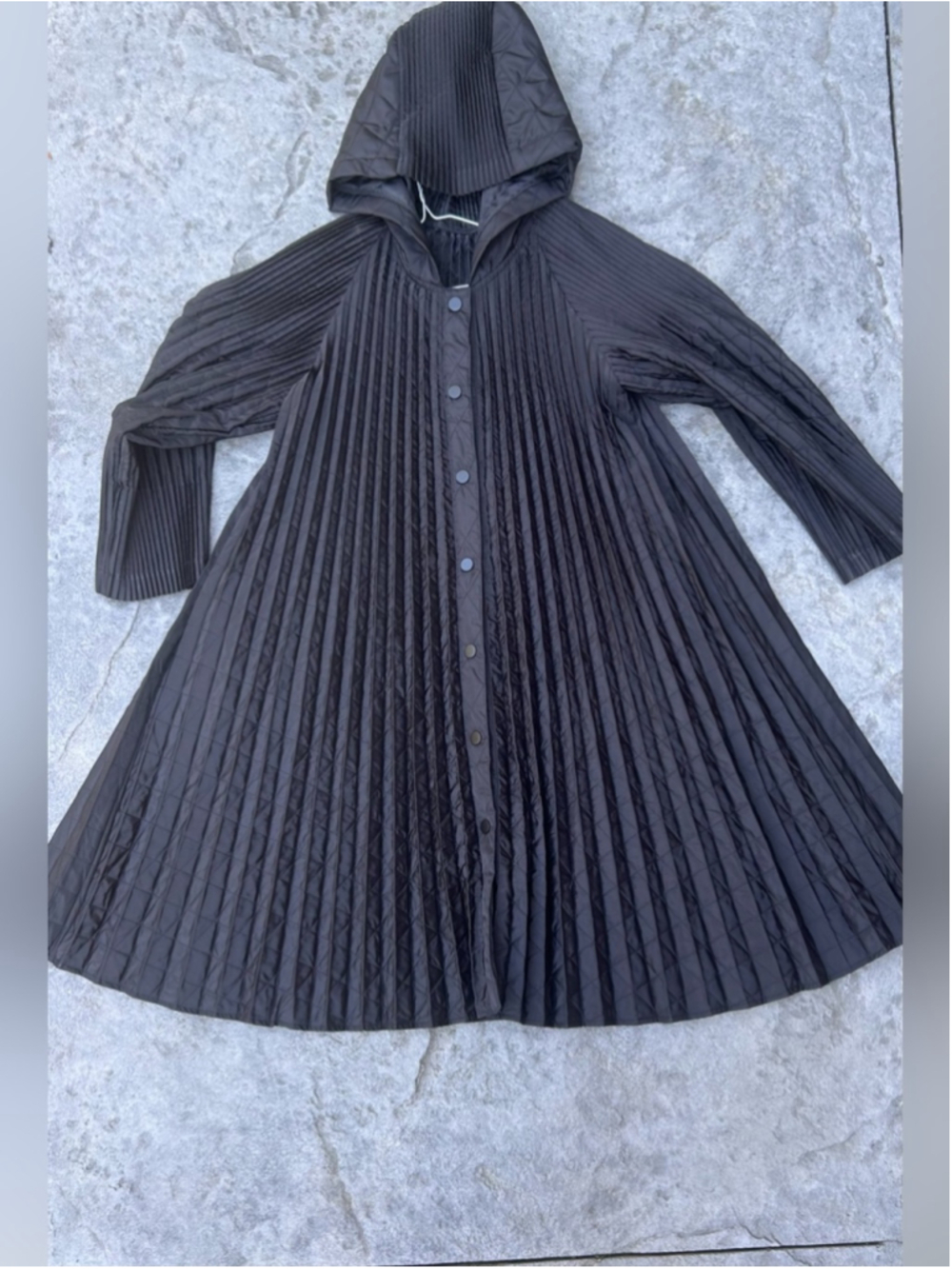 Pleated Hooded Swing Coat Black One Size - Picture 7 of 12